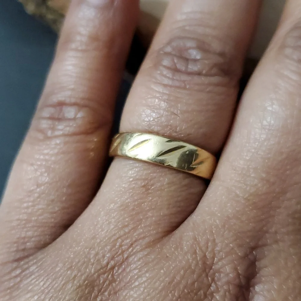 14K Gold Solid Minimalist Sturdy Wedding Ring - Picture 5 of 8